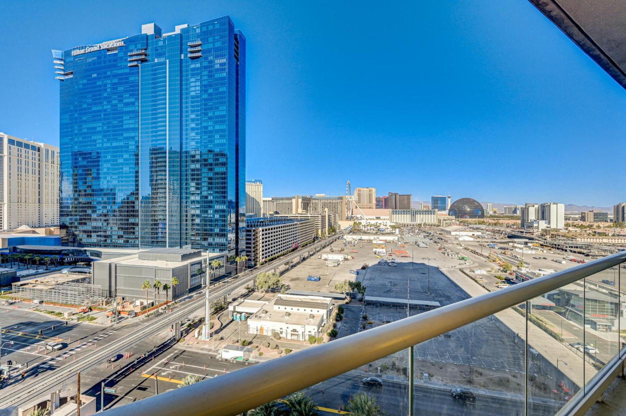 Balcony Signature Mgm Great View No Fees Free Valet Lazy River Las Vegas