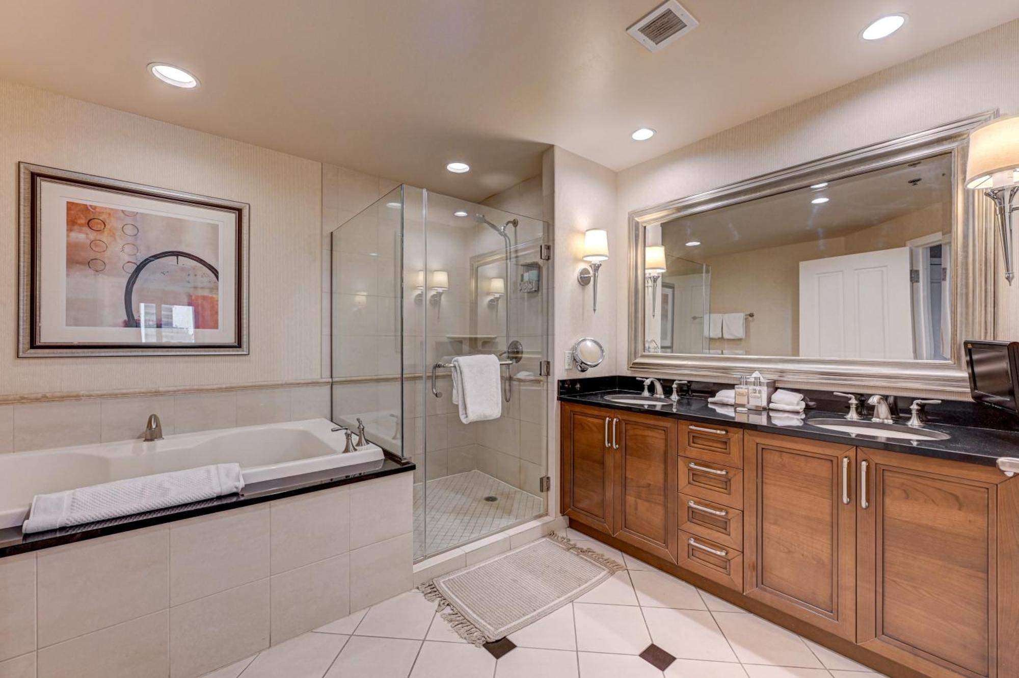 Balcony Signature Mgm Great View No Fees Free Valet Lazy River Las Vegas